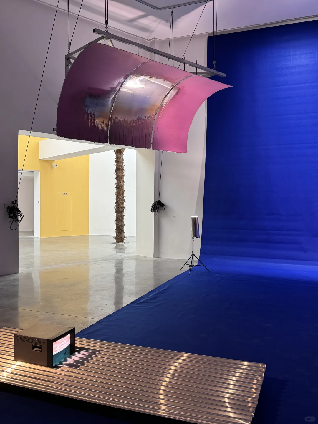 东莞现在强得可怕…一整个街区都是展览！