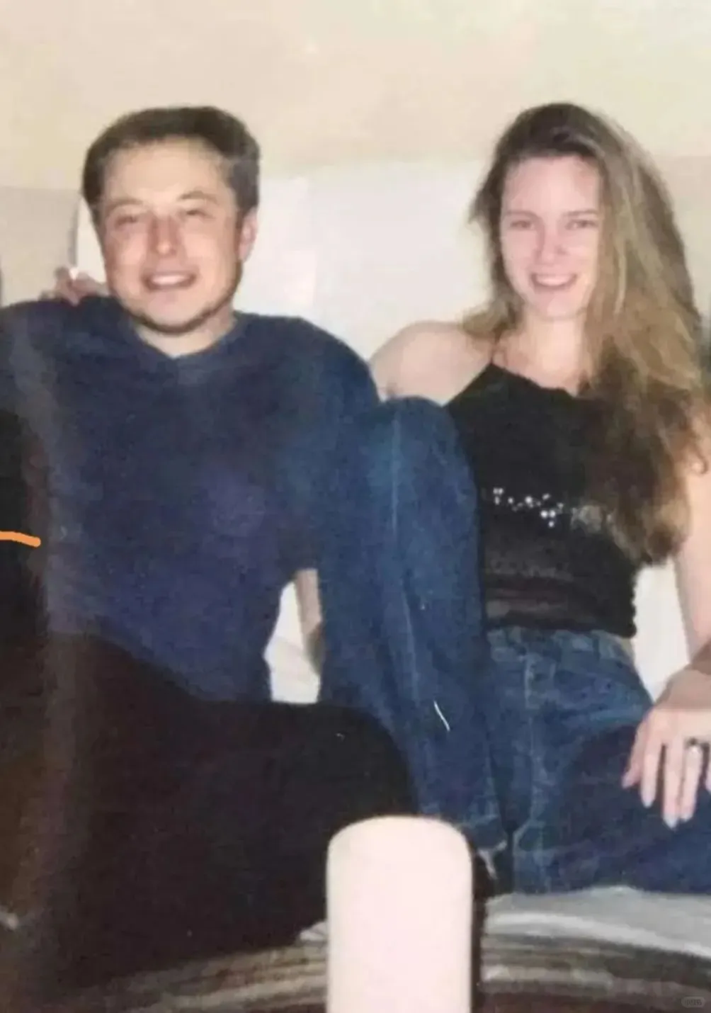 马斯克初恋青涩照被初恋女友公开拍卖