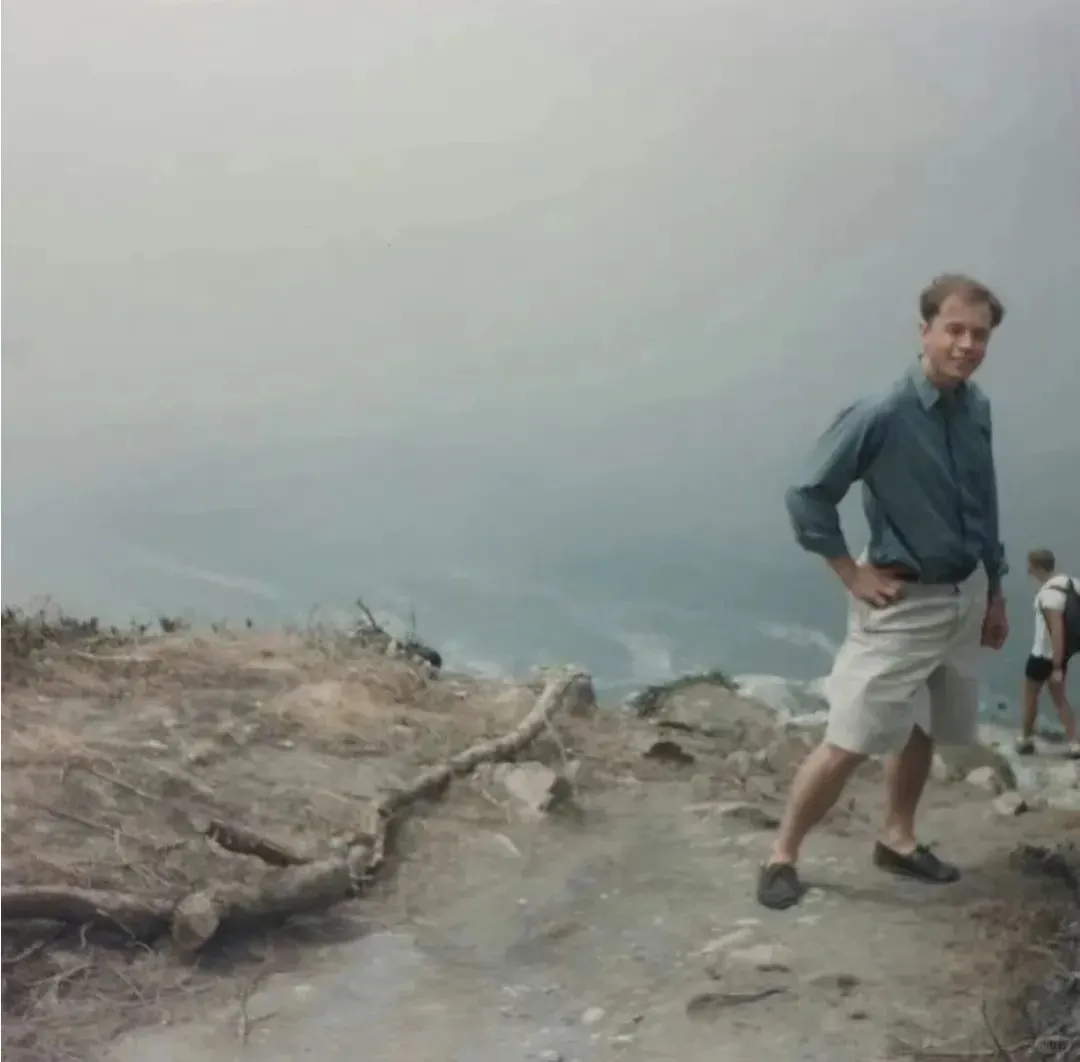 马斯克初恋青涩照被初恋女友公开拍卖