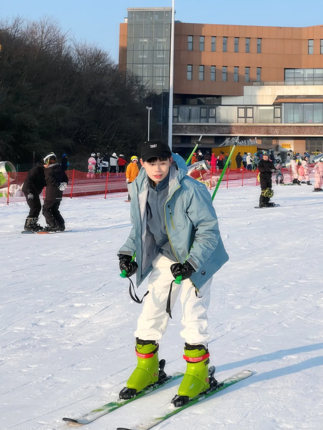 要是能和你一起滑雪就好了！说的就是你