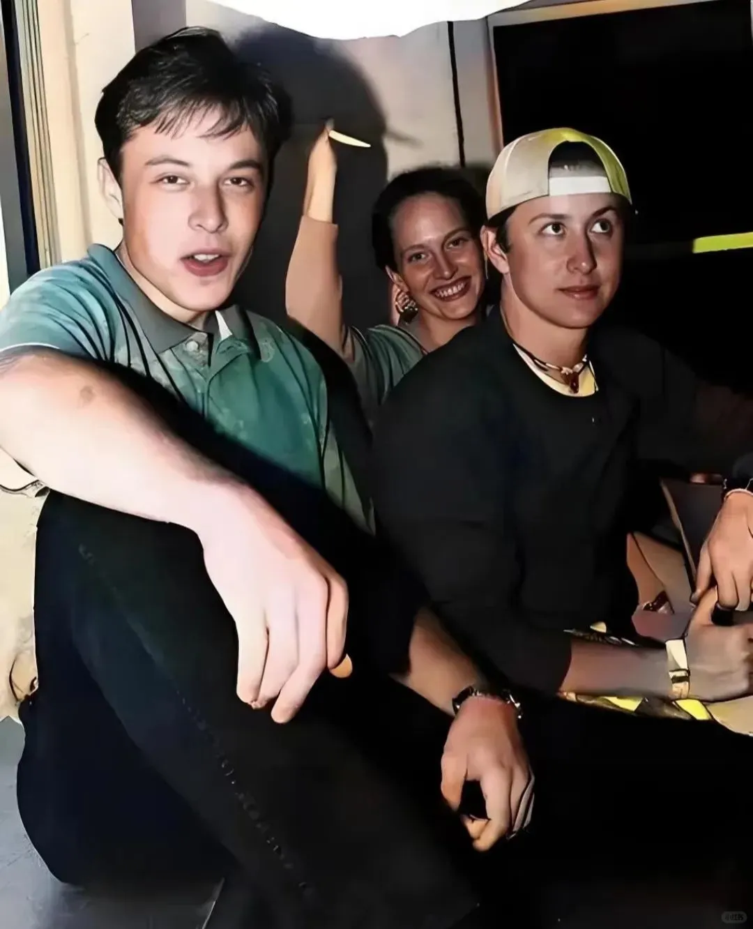 马斯克初恋青涩照被初恋女友公开拍卖