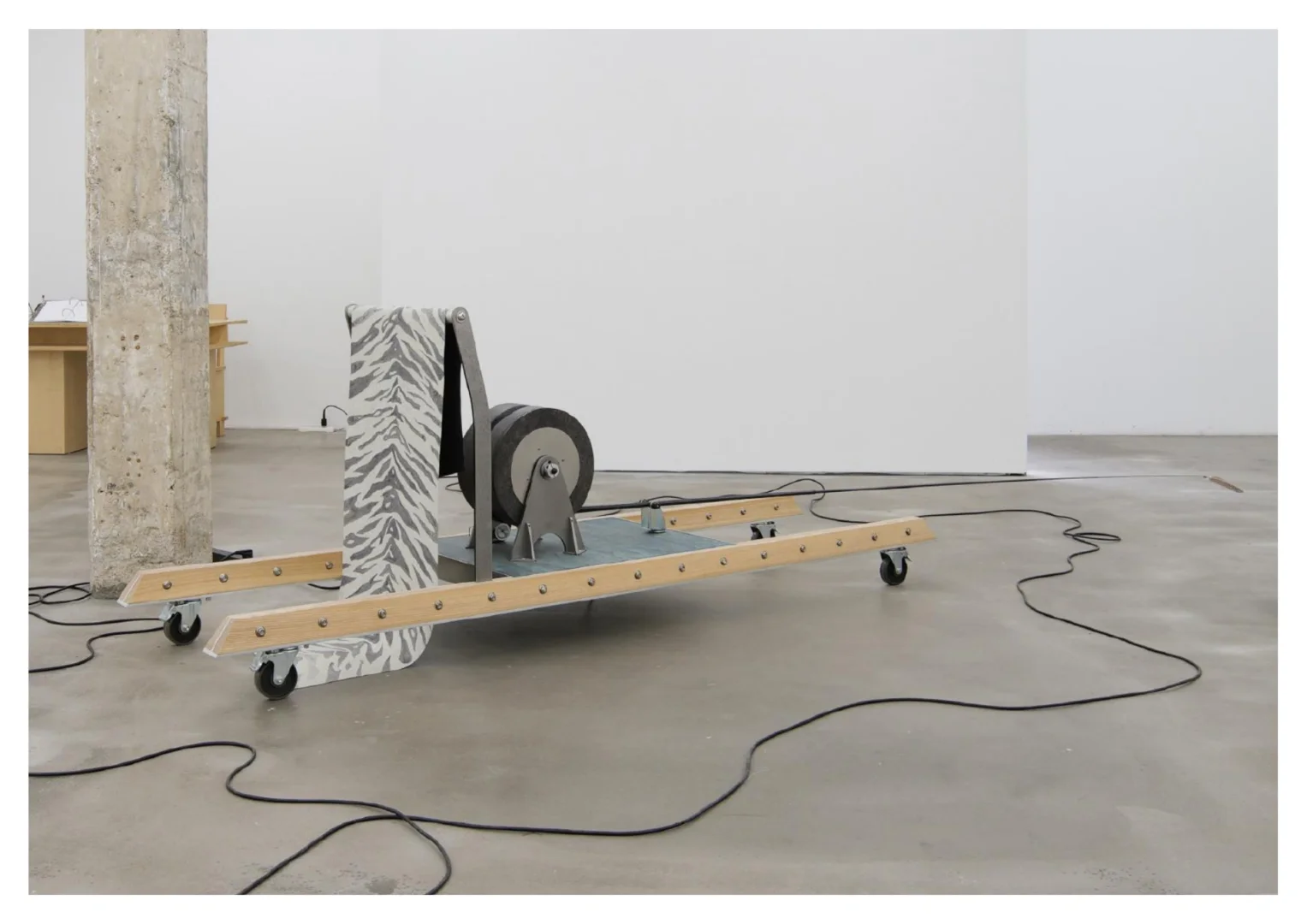 伦艺毕业的艺术家个展是什么样的？