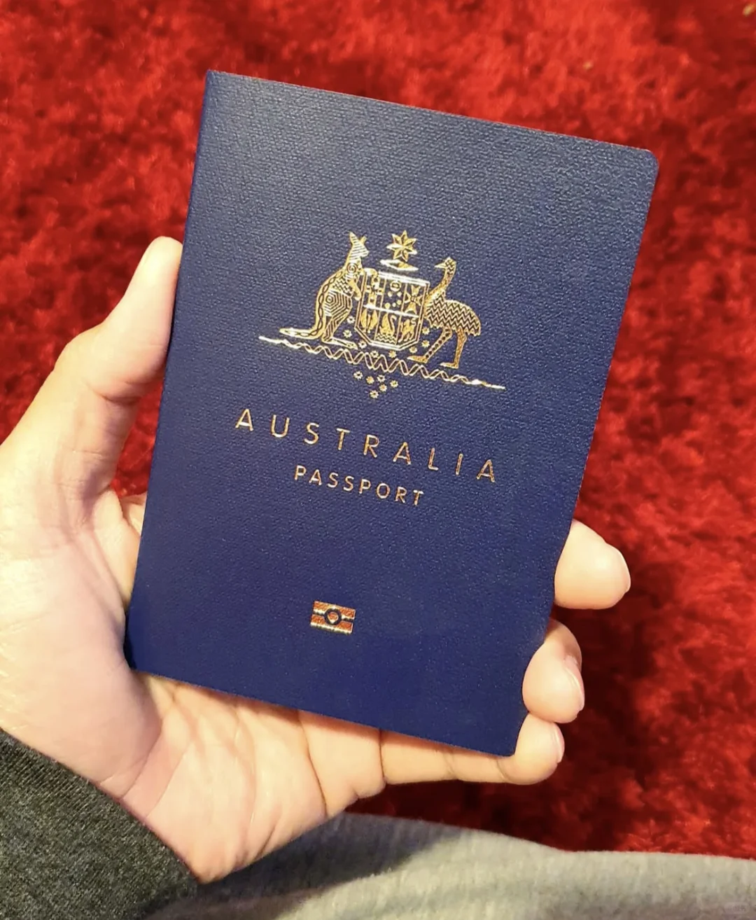 朋友劝我放弃中国籍，我想说······