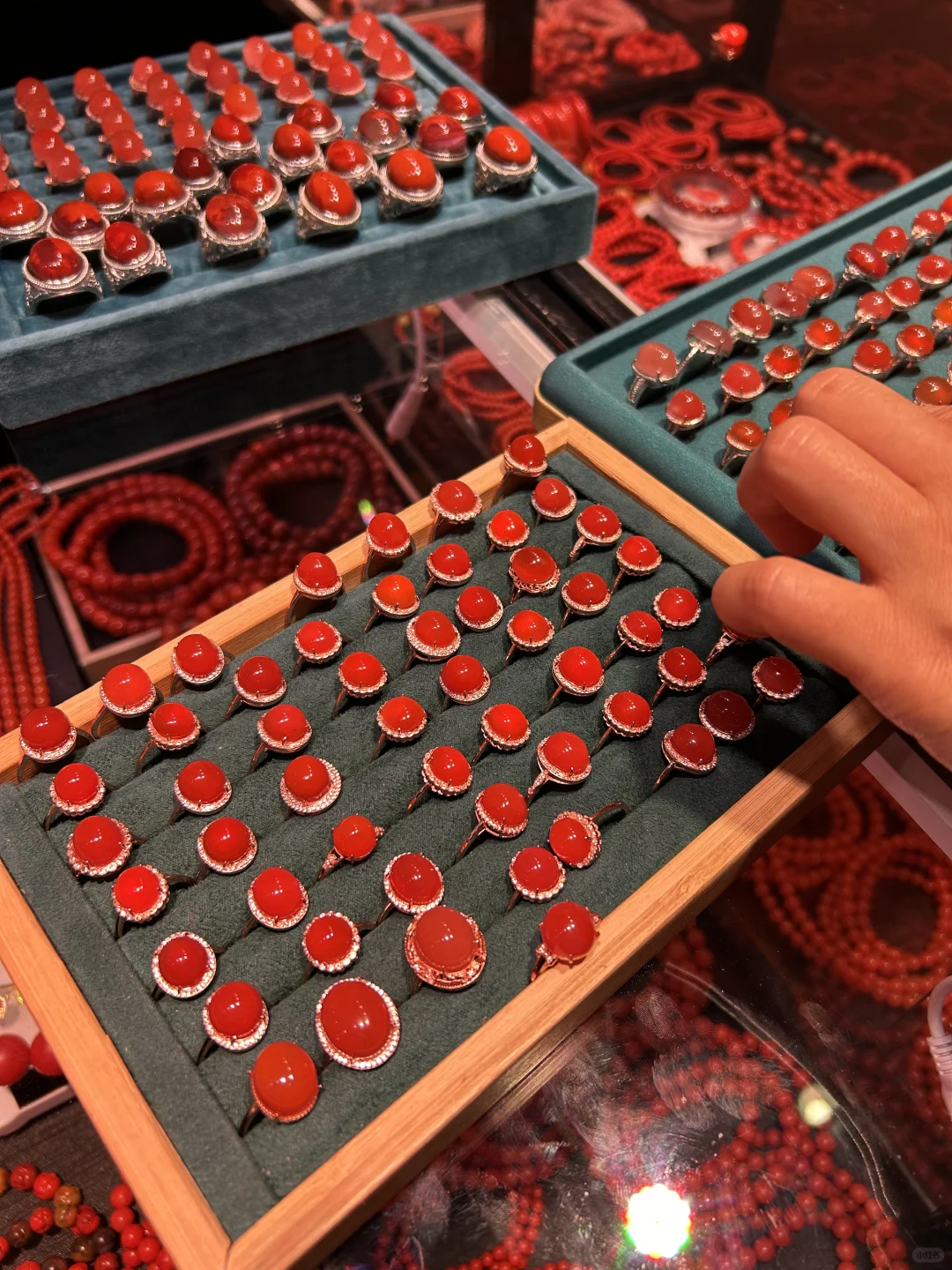 快春节了，人们大多喜爱红色｜开年珠宝博览会