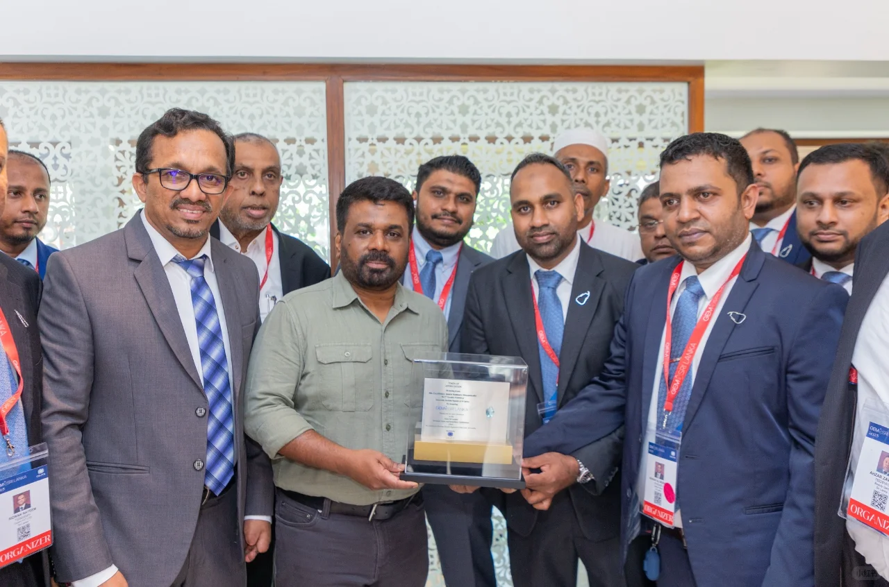 斯里兰卡总统，主持宝石展览会