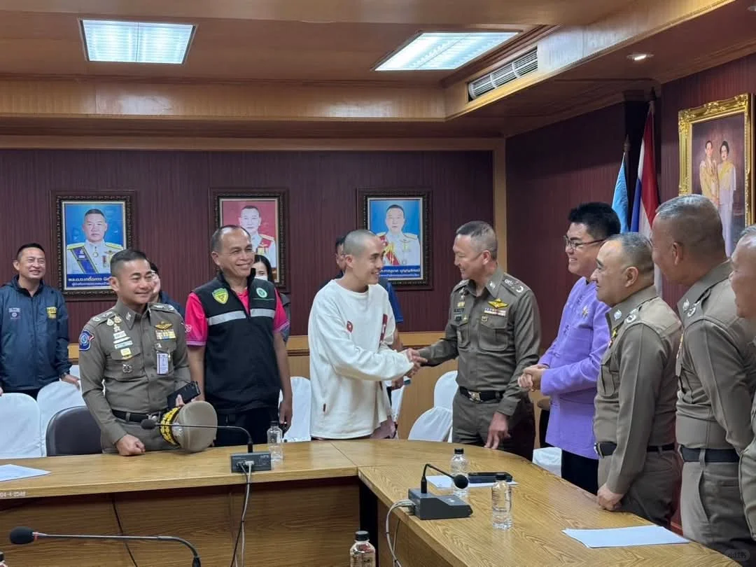 泰国爆料:欢迎中国明星星星从缅甸探亲归来