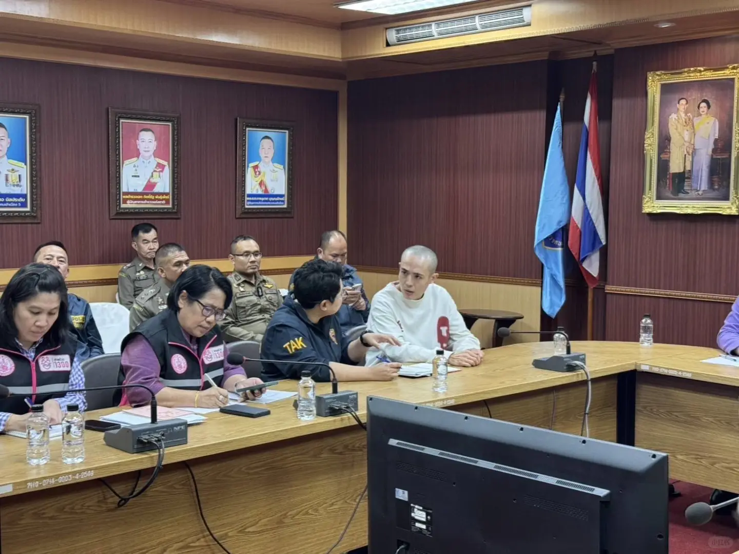 泰国爆料:欢迎中国明星星星从缅甸探亲归来