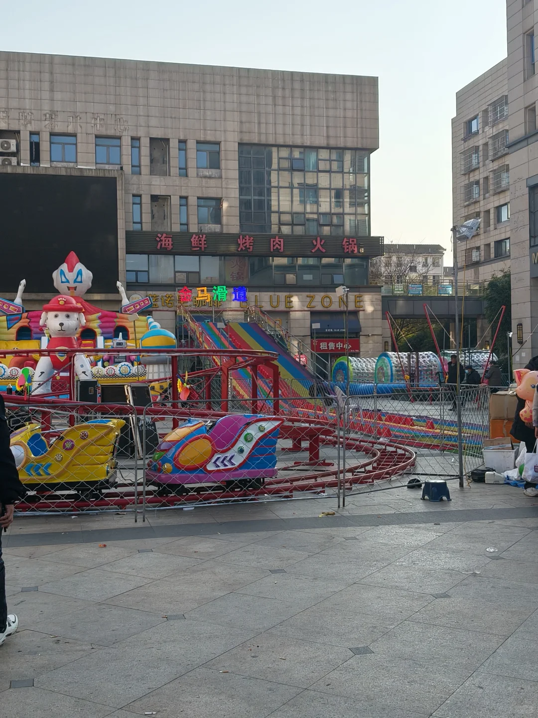 殷巷这里开了一个中俄博览会！