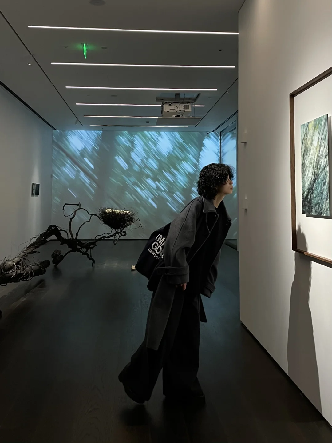 上海新展｜Like water through a river?