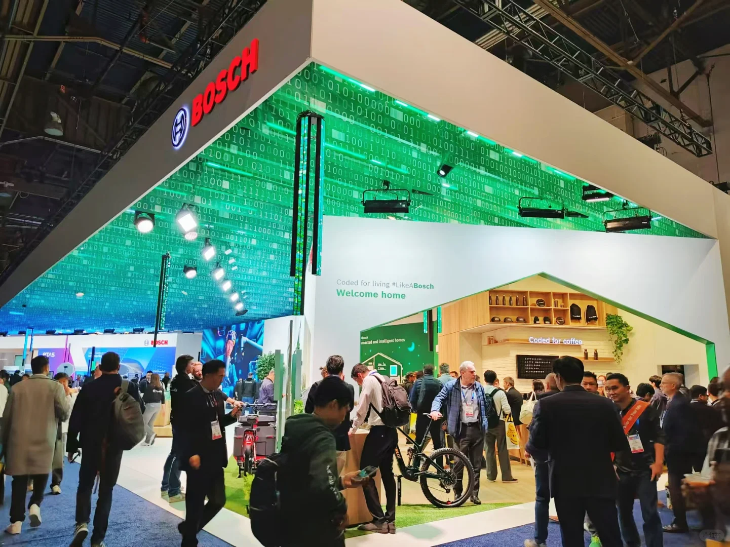 美国CES现场情况来啦，人流如织!