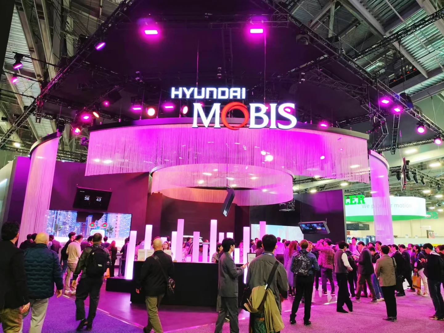 美国CES现场情况来啦，人流如织!