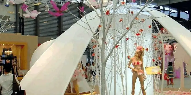 上海展会搭建技巧：场地规划、材料选择与风格设计全攻略