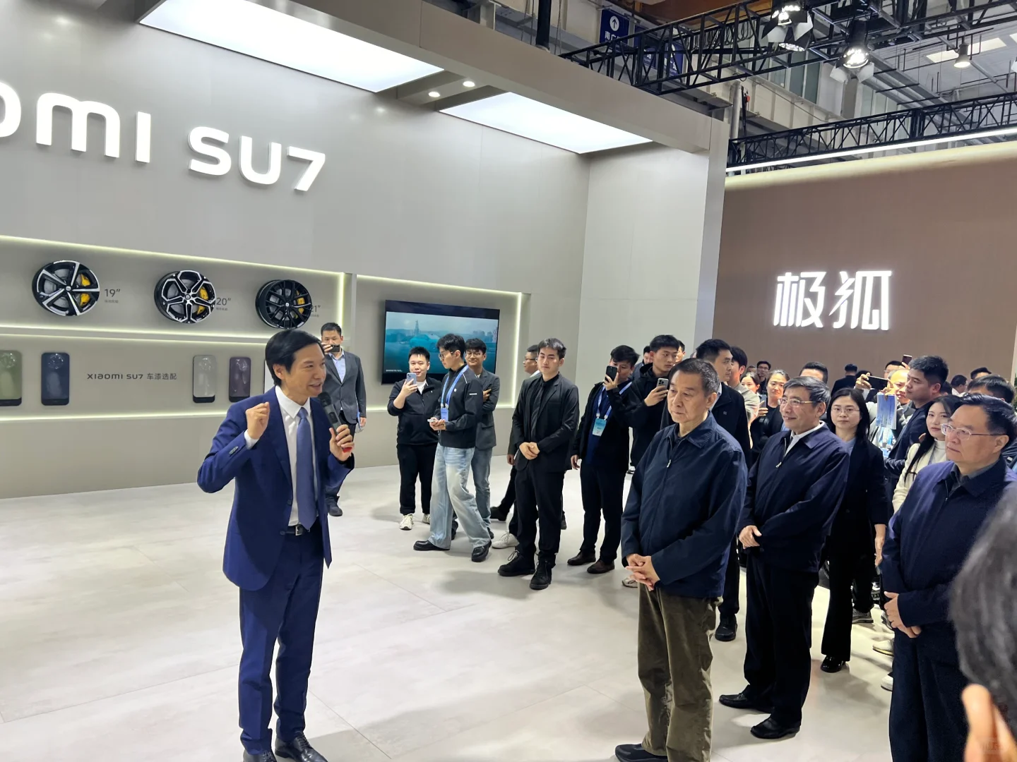 大佬汇聚，完成政治任务。