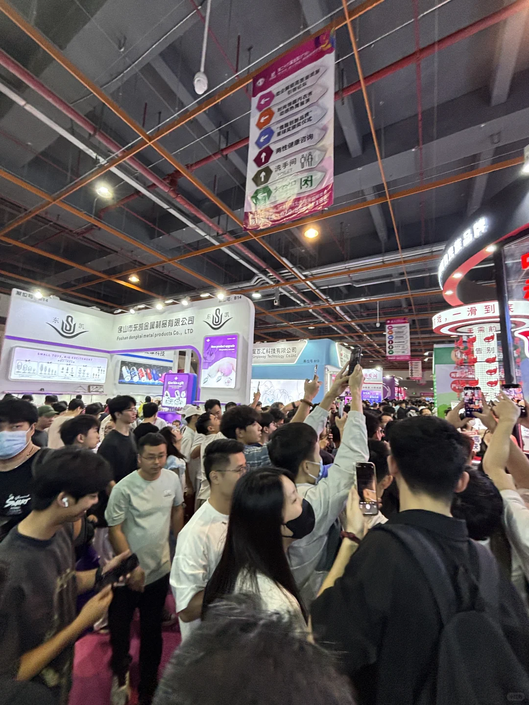 广州x文化展‼️比高峰3号线地铁还要多人