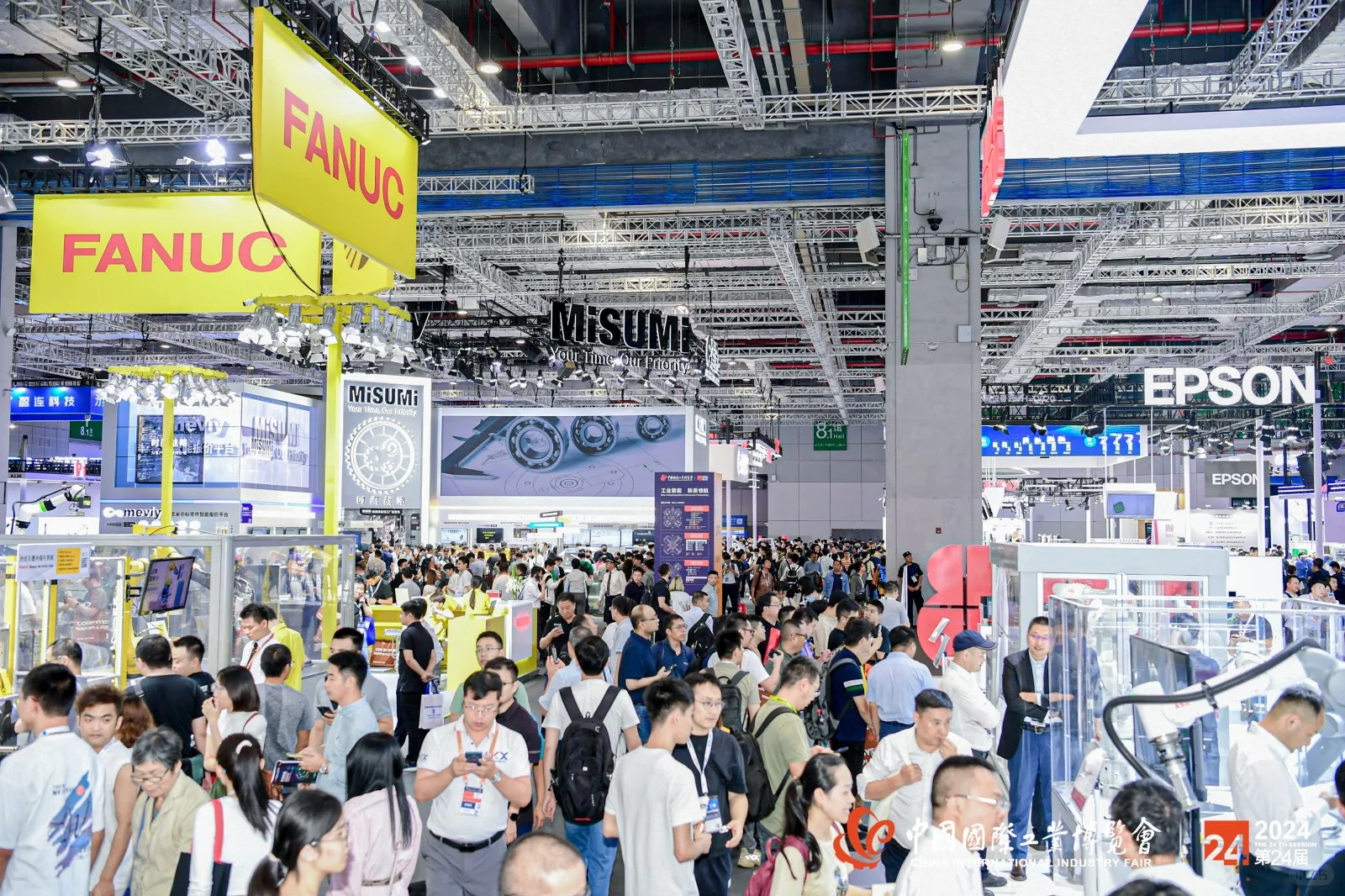 中国国际工业博览会 机器人展区震撼全场