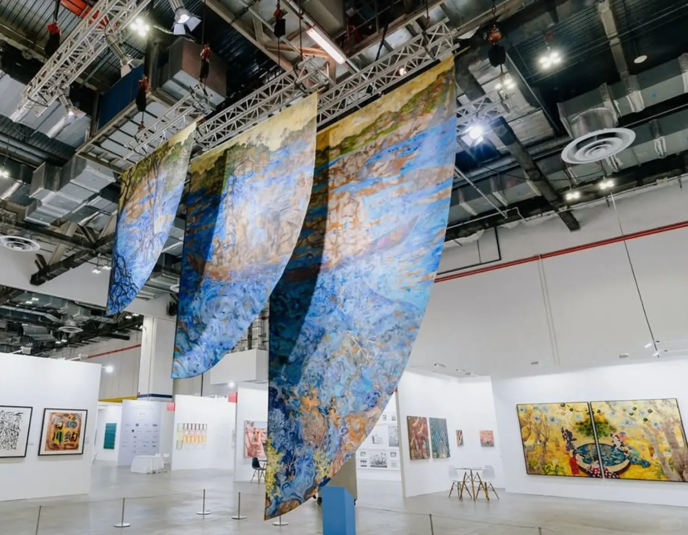 ??艺术周福利来啦 免?大巴 畅游艺术?