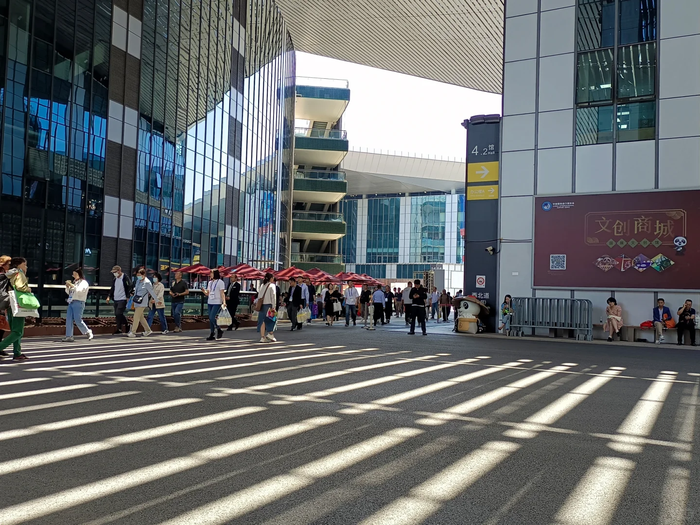 在制药展会，感觉大家都很成功