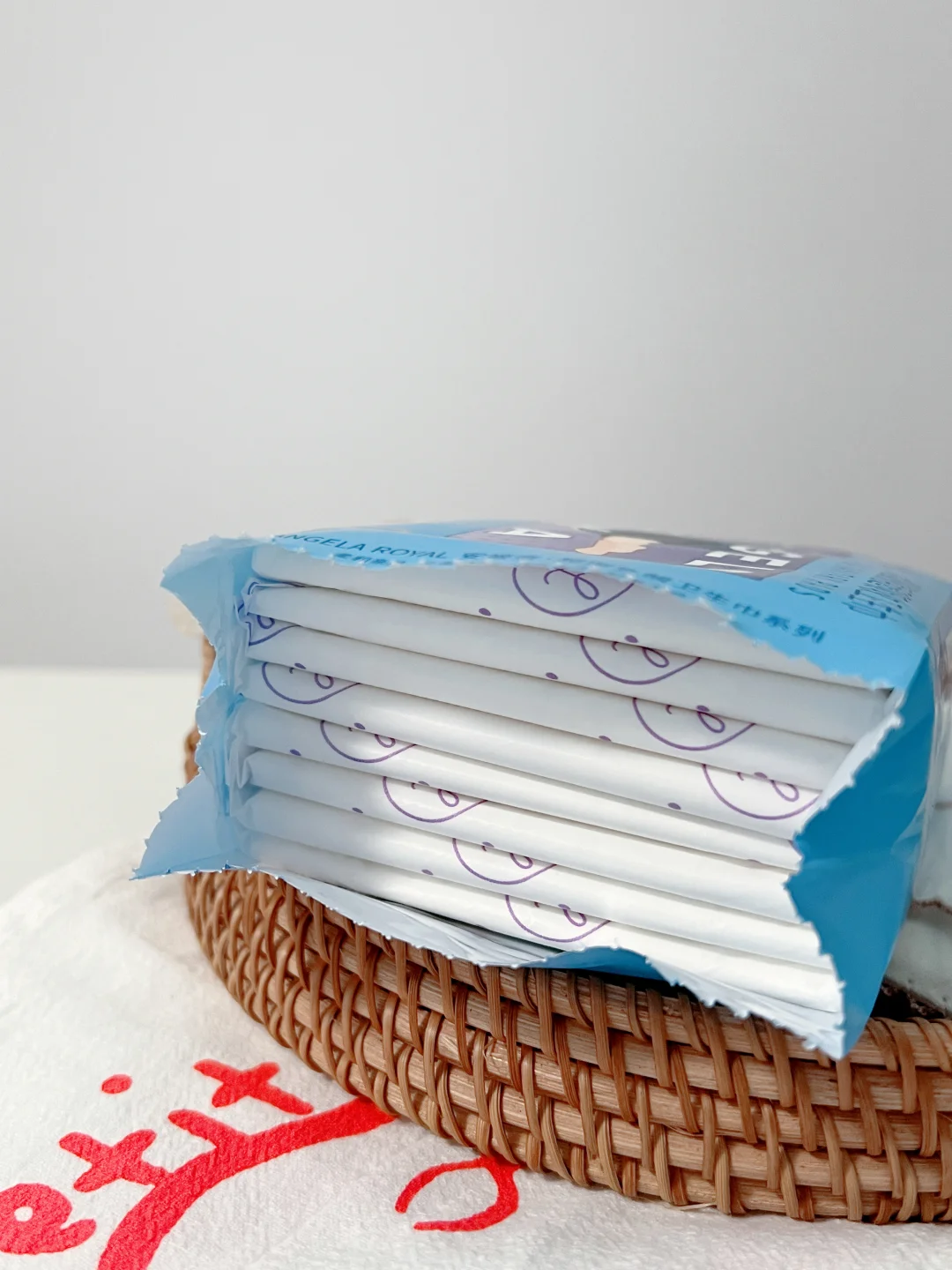 巨薄巨能吸!姨妈巾中的千金大小姐!