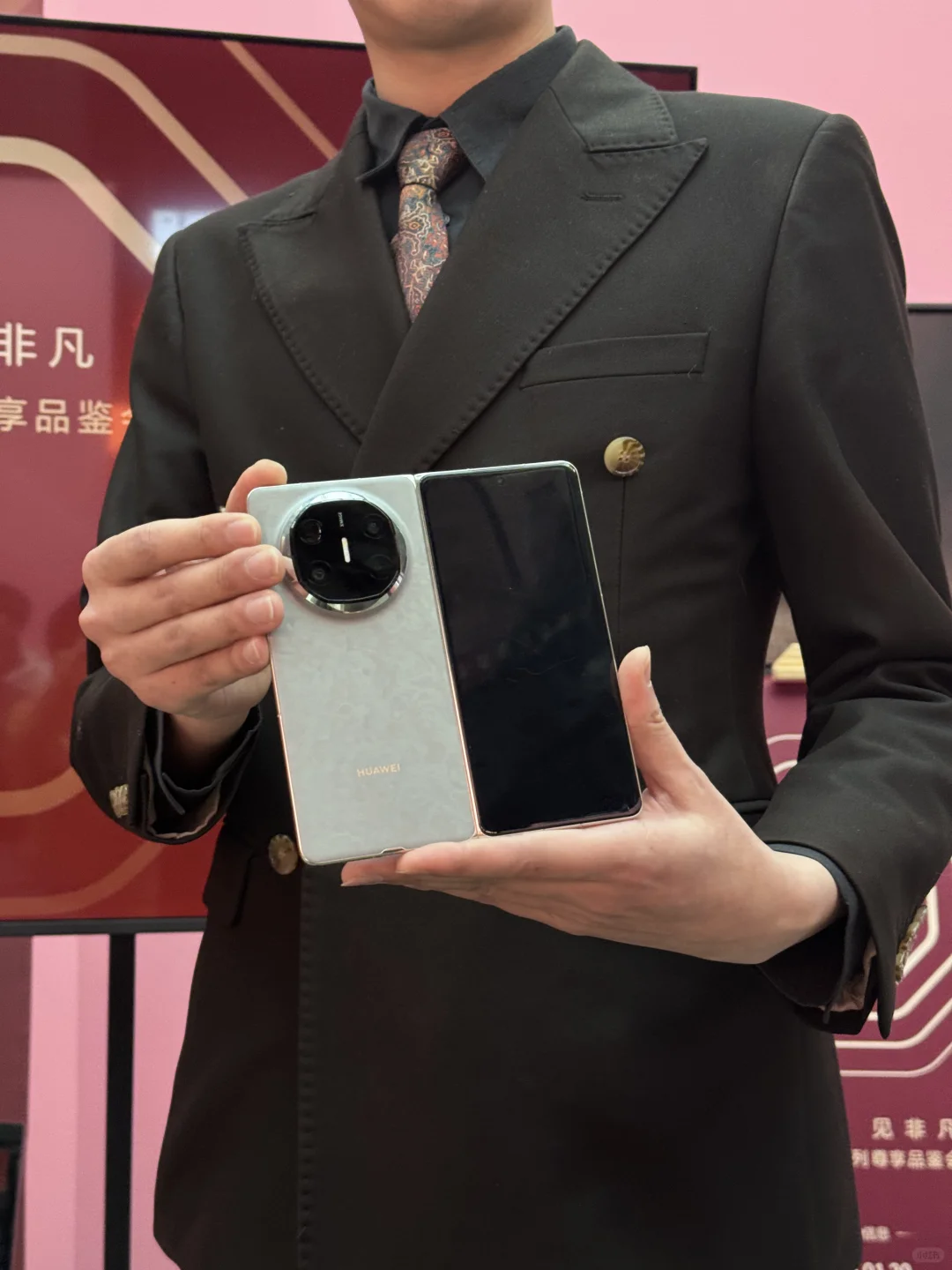 大连看展 | 邂逅一场女性之美的浪漫