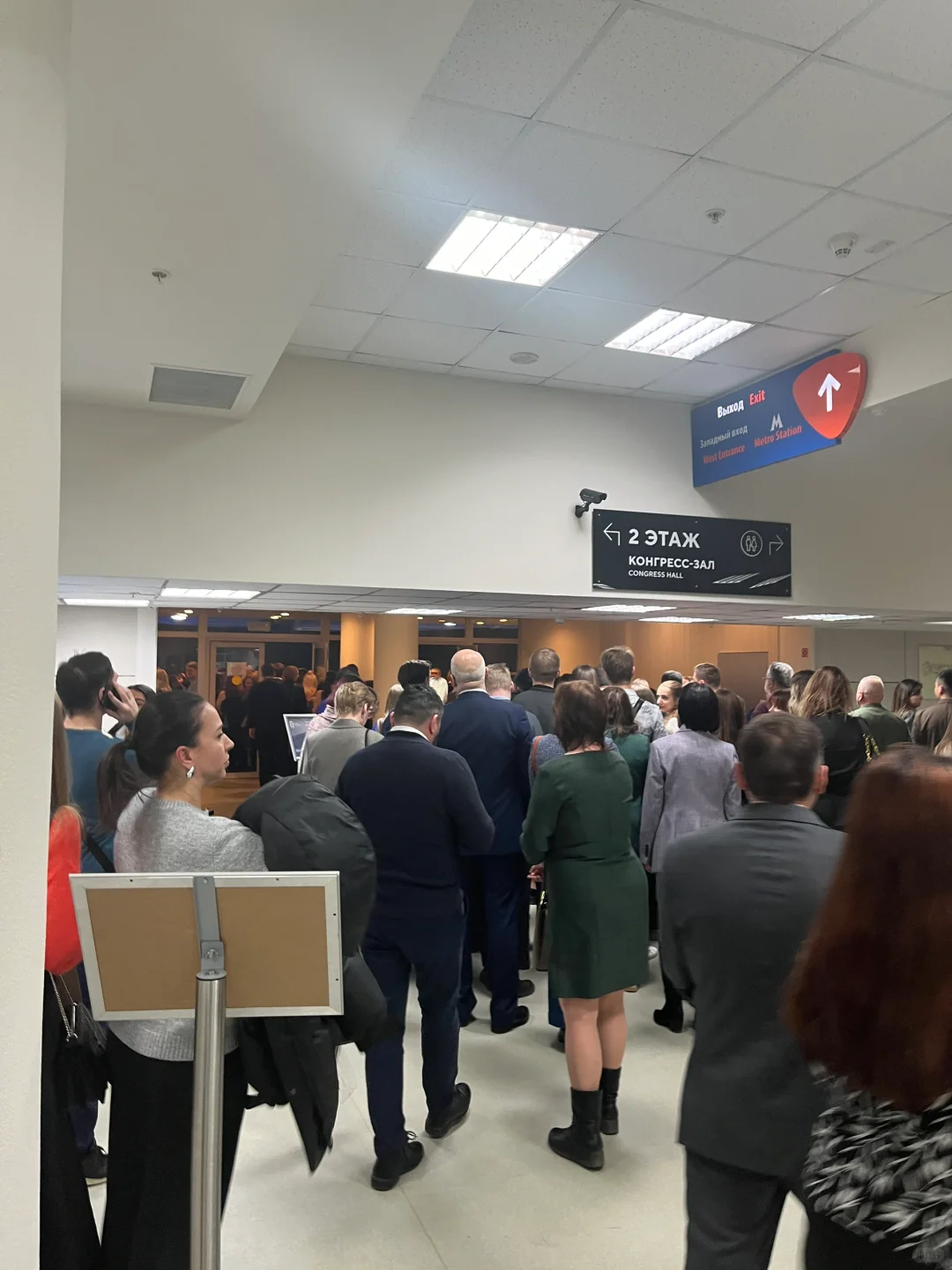 ?硬核工科男的展会打工记：PTFE材料，真酷！