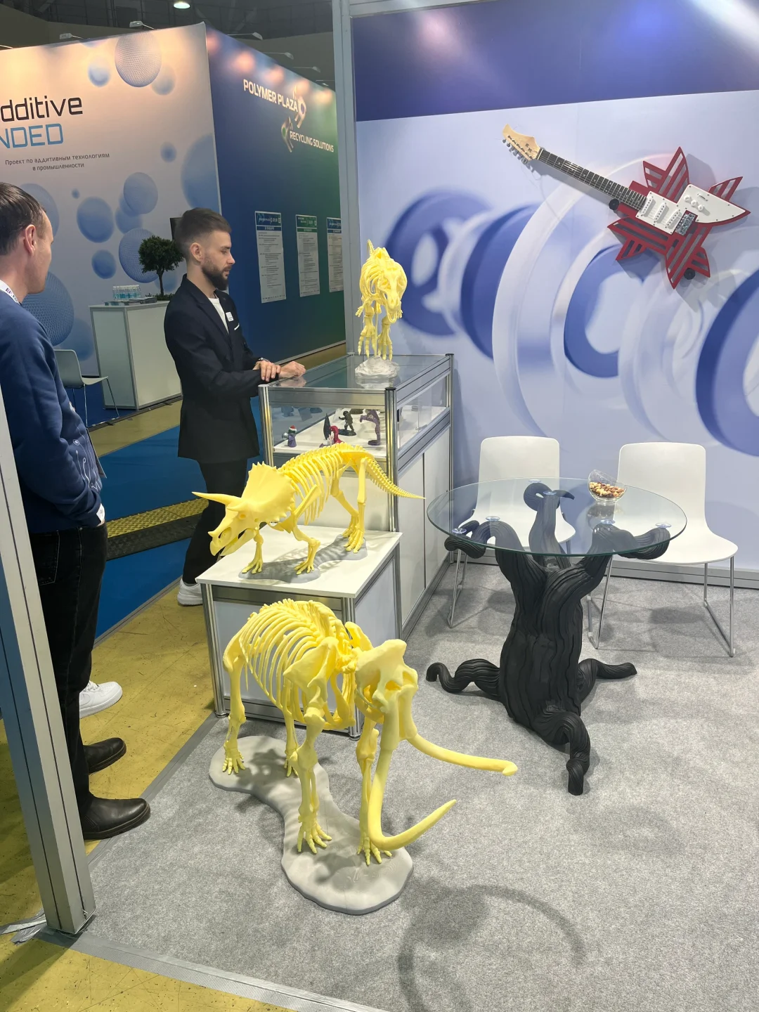 ?硬核工科男的展会打工记：PTFE材料，真酷！