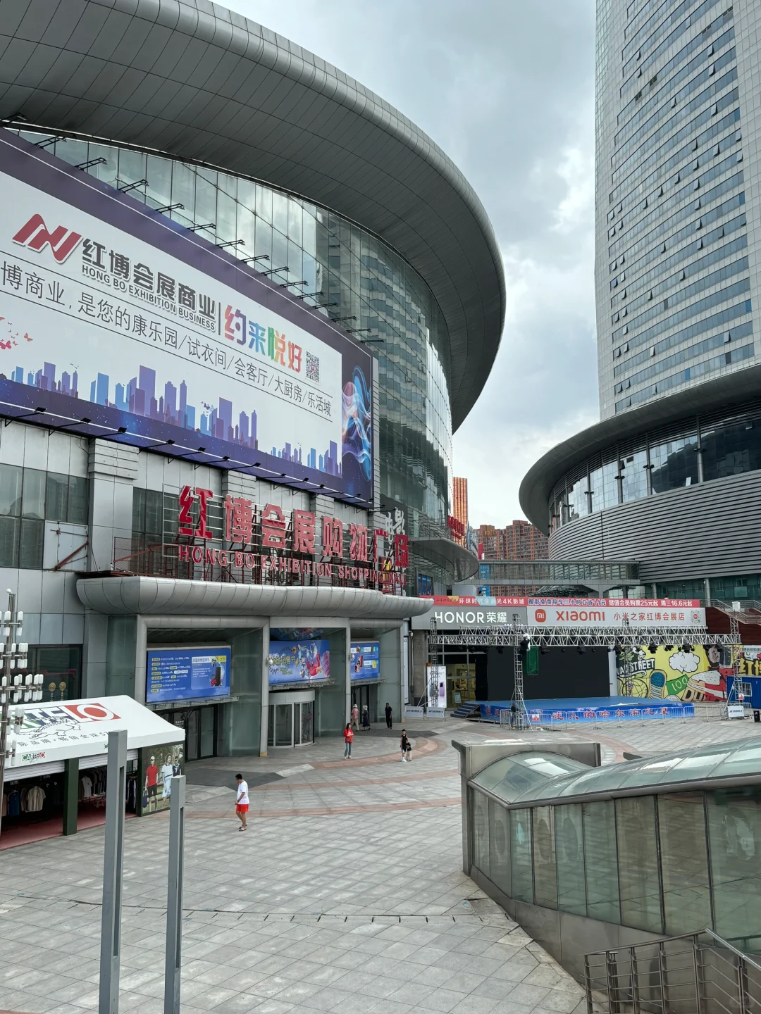 来国际会展中心小姐姐带你盖章