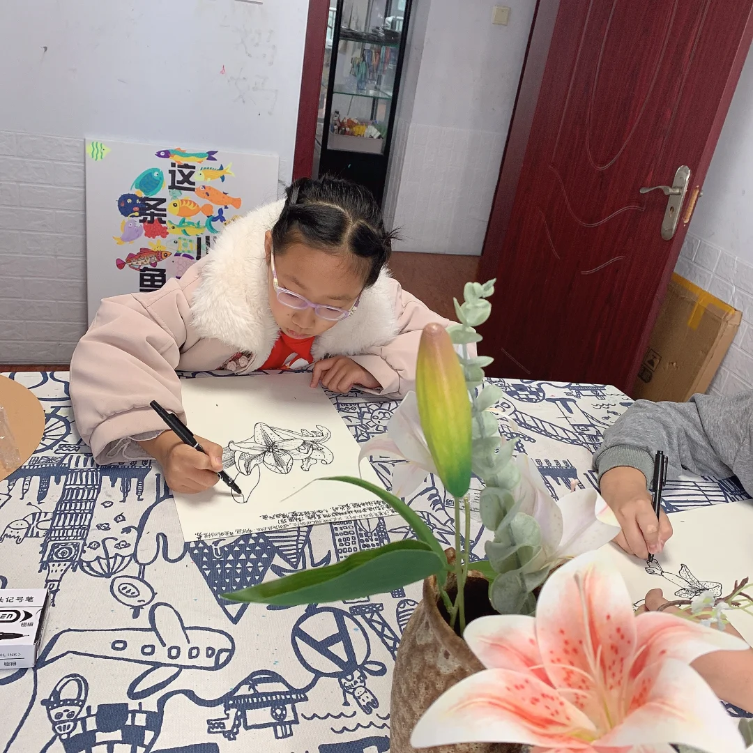 一支笔，一张纸，便是全部。