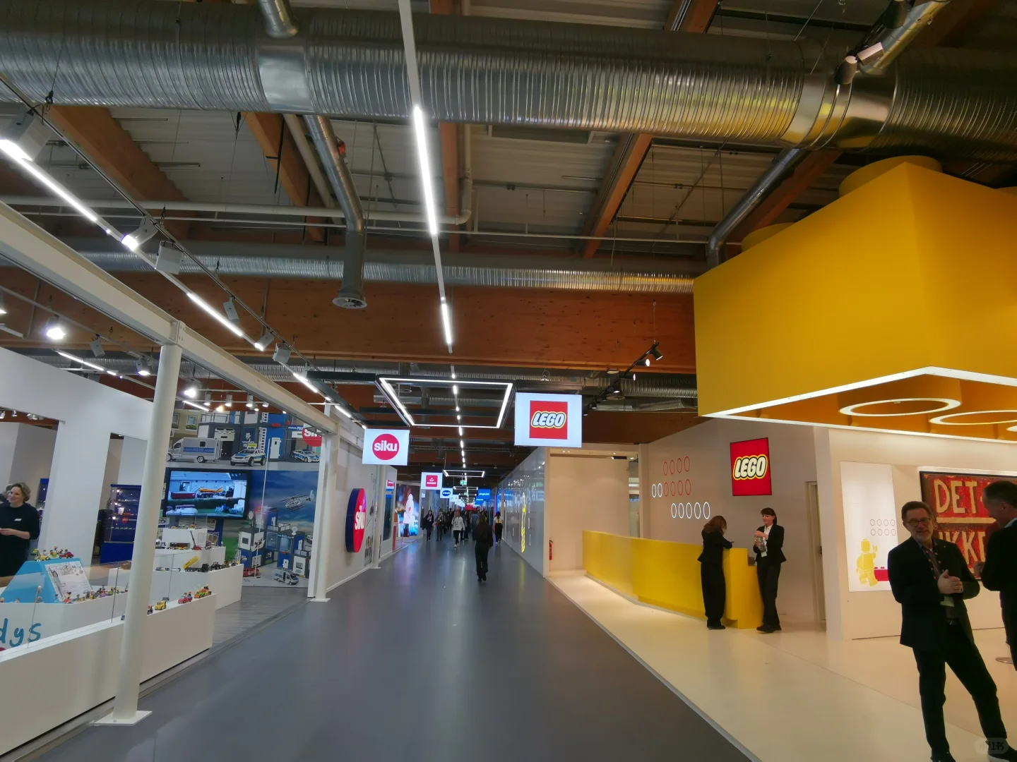 纽伦堡玩具展第一天： 各大品牌