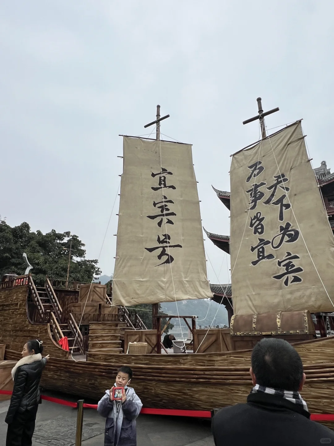 宜宾今天在这里人山人海！！！