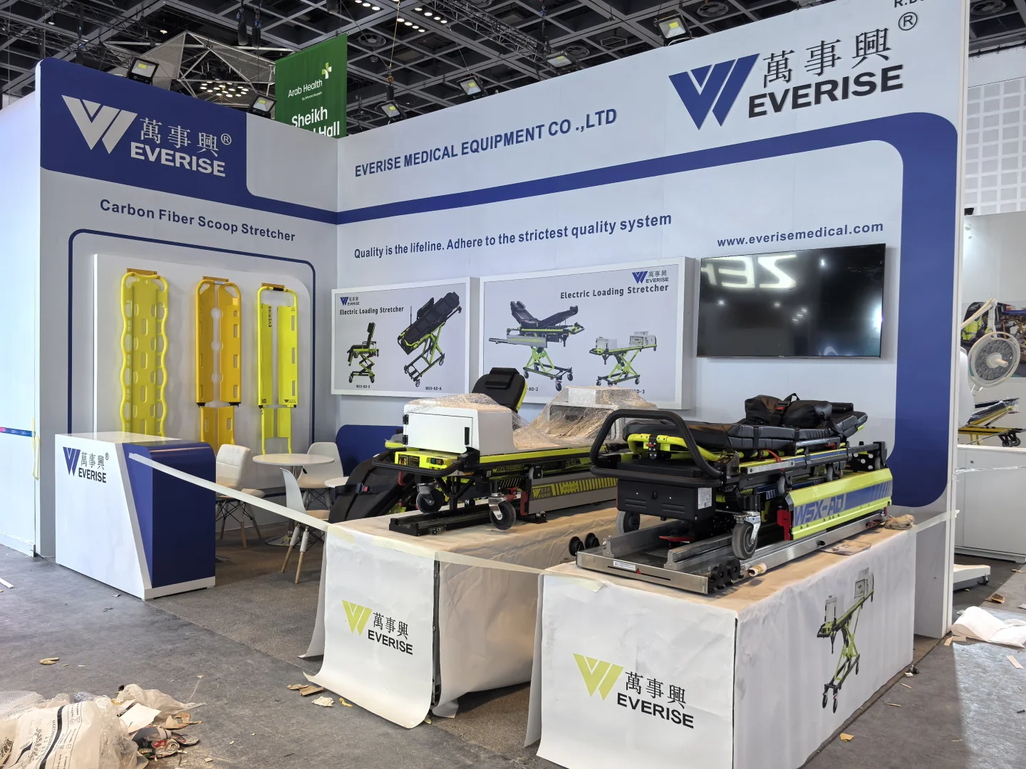 别人过年我“搬砖”，Arab Health现场直击