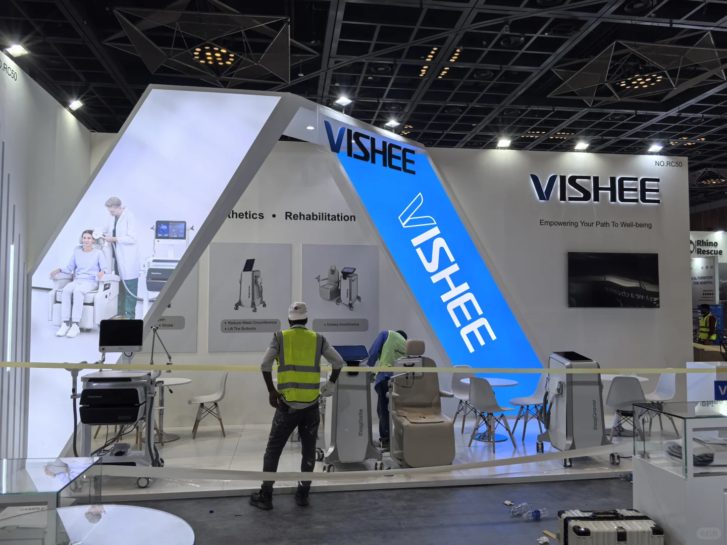 别人过年我“搬砖”，Arab Health现场直击