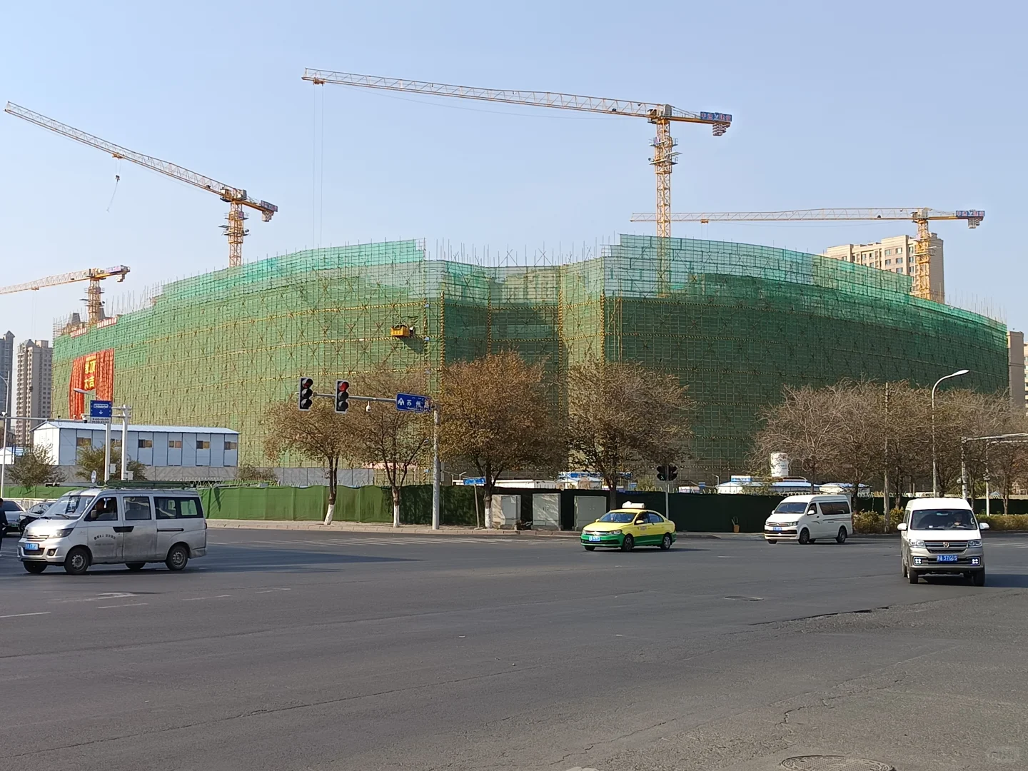 红光山会展片区名义上第一座商综封顶了