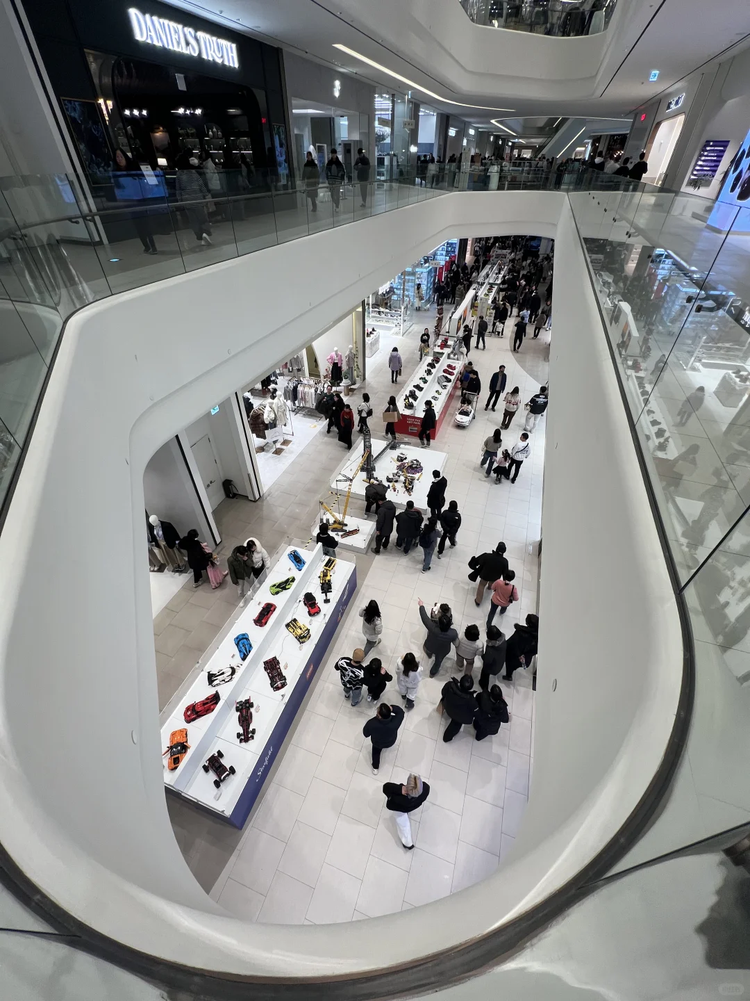 水原Starfield一楼乐高粉艺术展