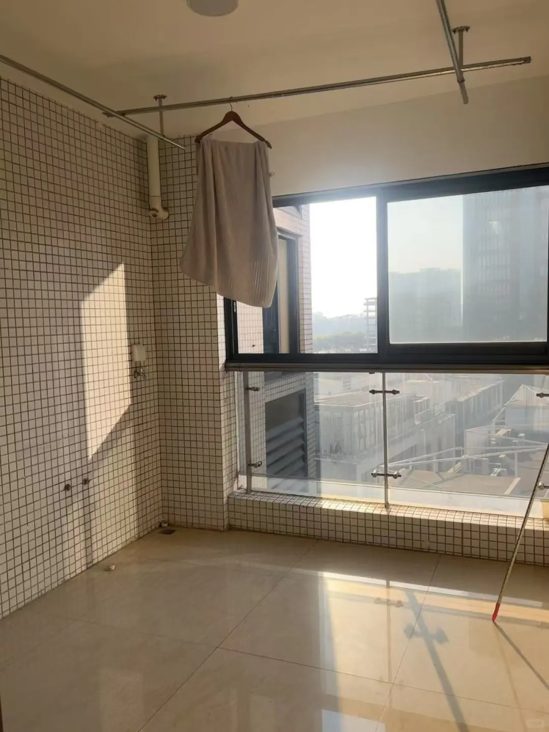 海珠万胜围转租阳光飘窗房