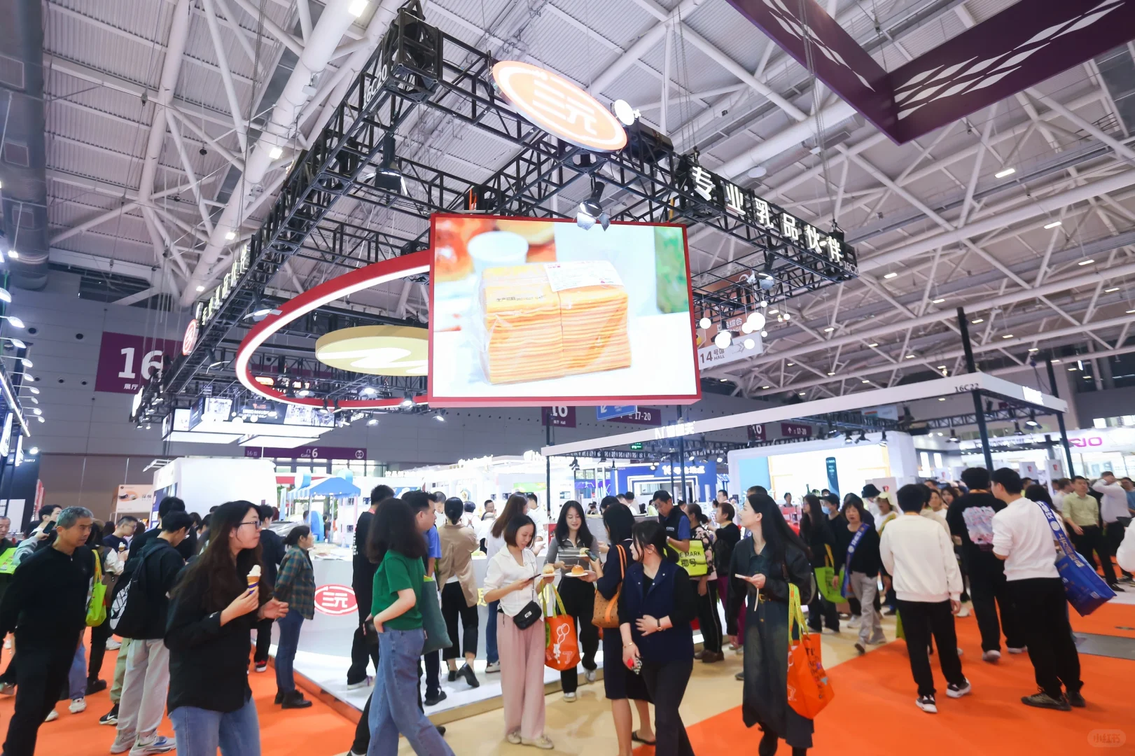 期待今年的食品展，又可以蹭吃蹭喝啦