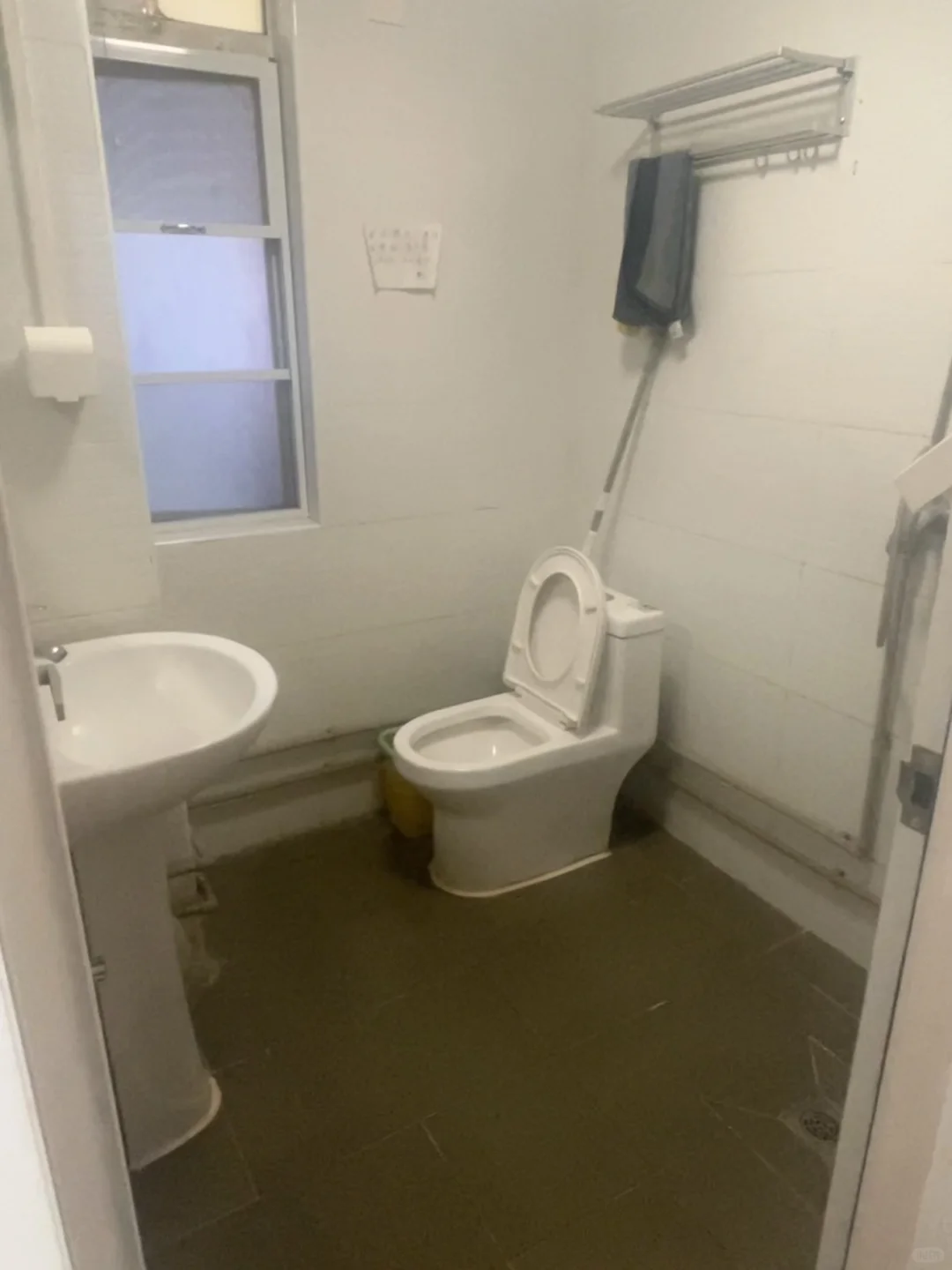 海珠万胜围合租转租温馨小房间