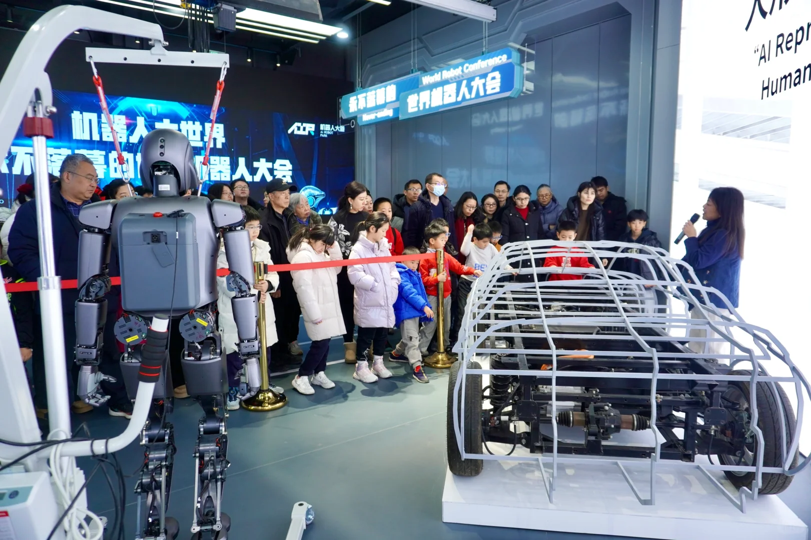 春晚机器人炸场!亦庄机器人大世界新春看展