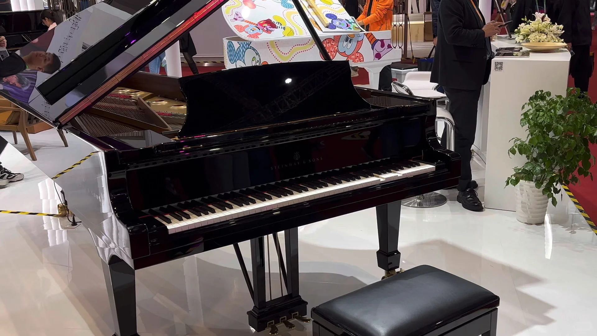 进博会逛吃大复盘｜现场偶遇?总裁版！