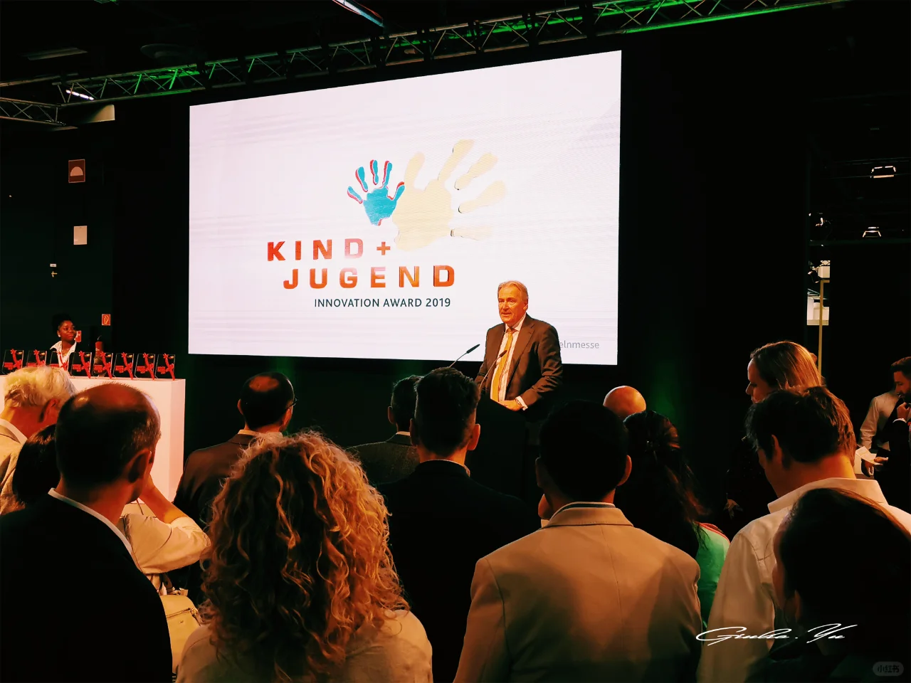 形式追随功能 | 10L紫外线消毒柜设计