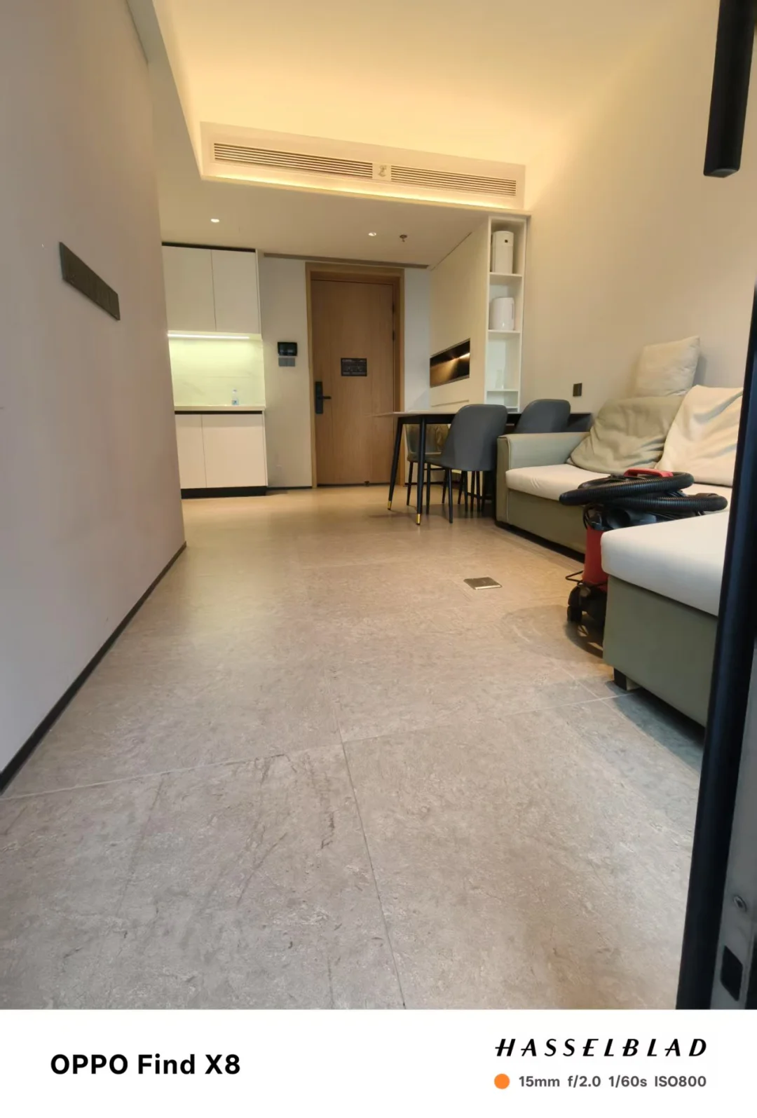 会展湾水岸两房 部分家私 价格优惠噢