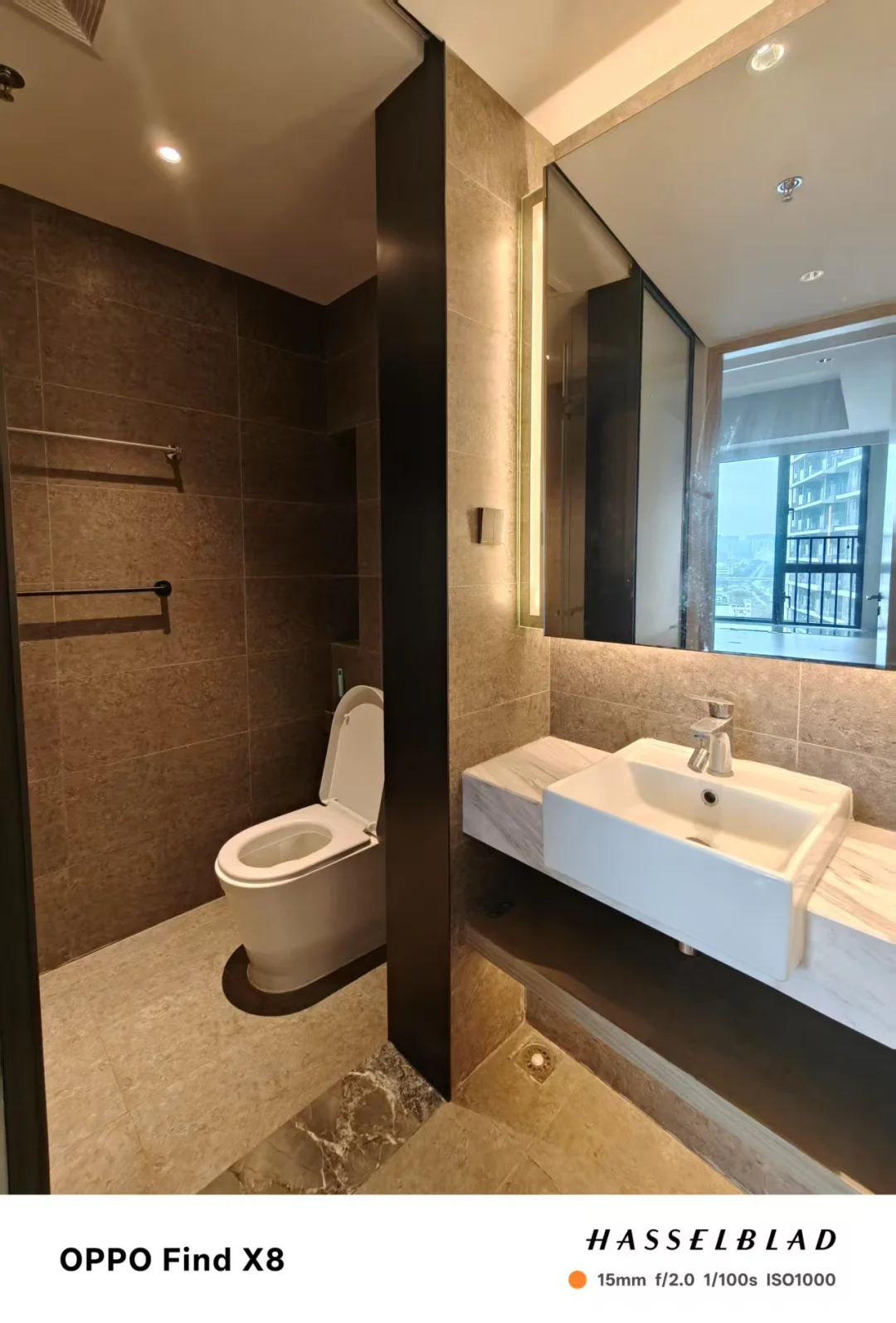 会展湾水岸两房 部分家私 价格优惠噢