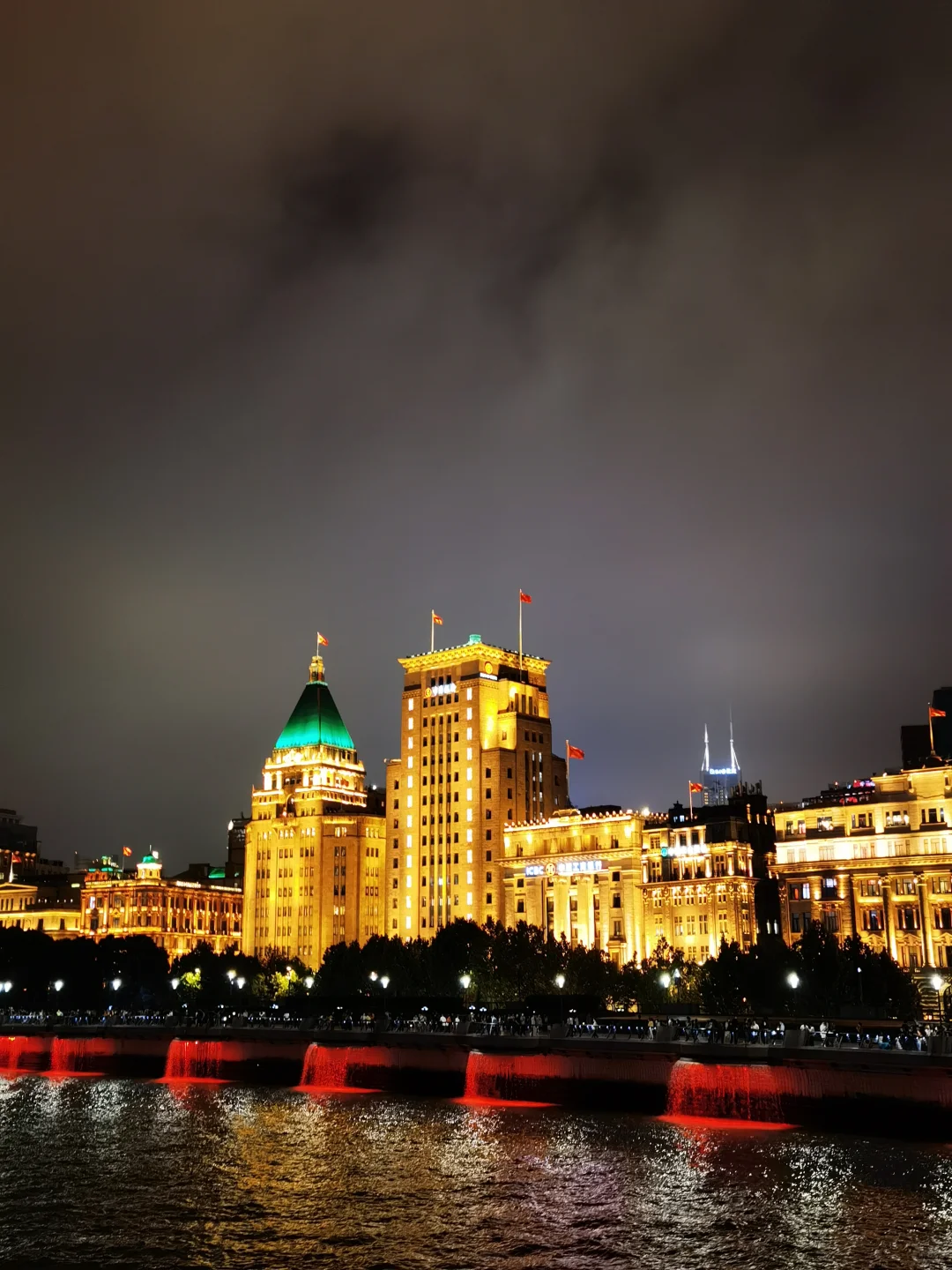 游浦江还得是游览船，2元轮渡真不行