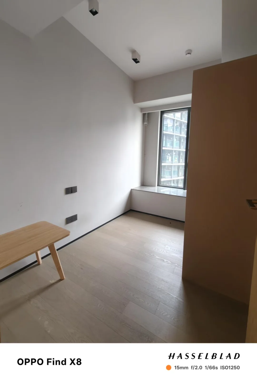 会展湾水岸两房 部分家私 价格优惠噢