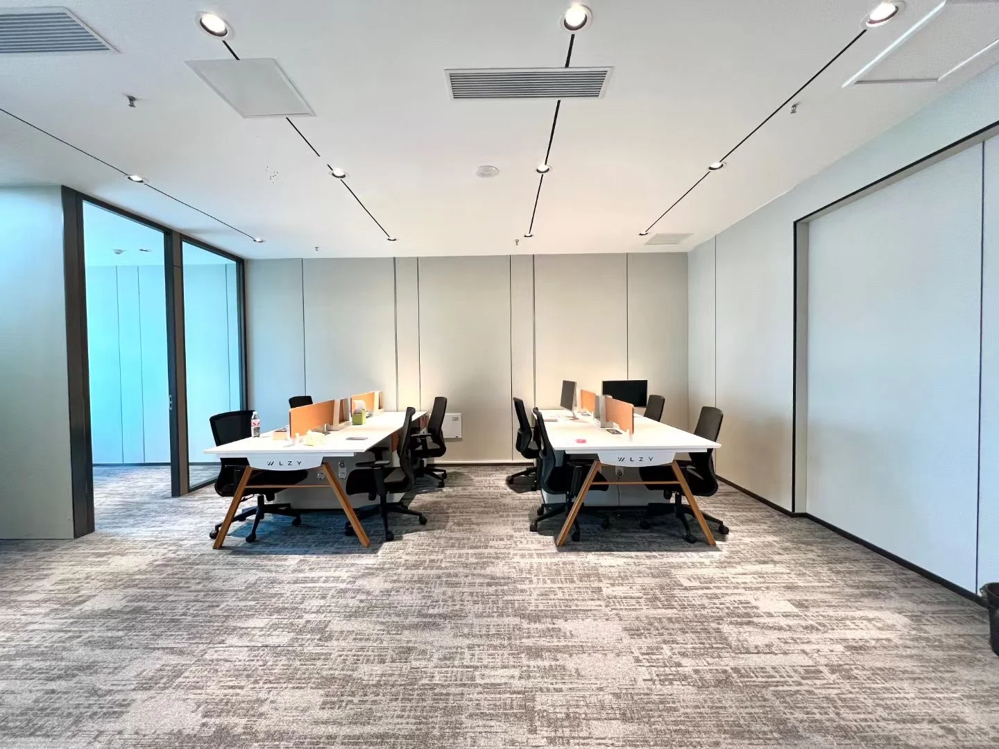 福田会展中心，卓越世纪中心高楼层只租100了