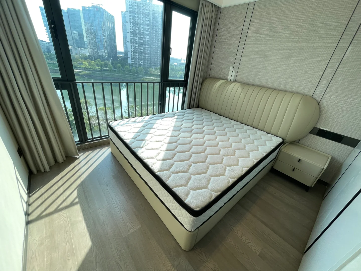 福永会展湾东城 112平看河豪装三房地铁商业