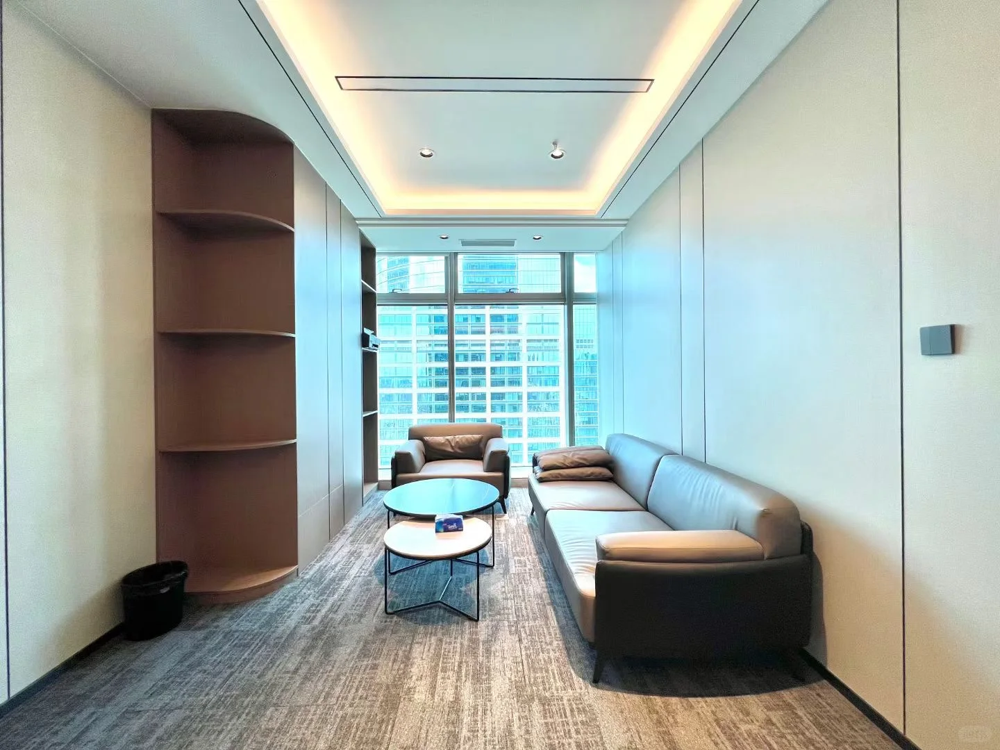 福田会展中心，卓越世纪中心高楼层只租100了