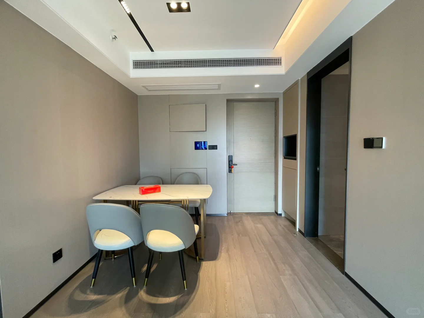 福永会展湾东城 112平看河豪装三房地铁商业