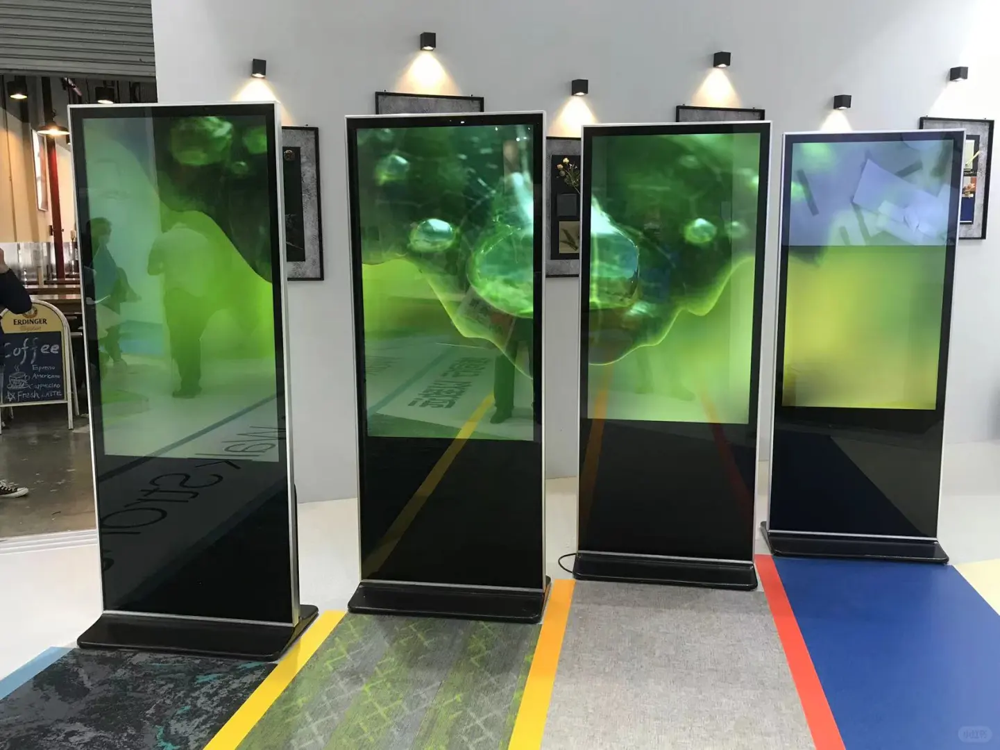 氛围感拉满的展会现场