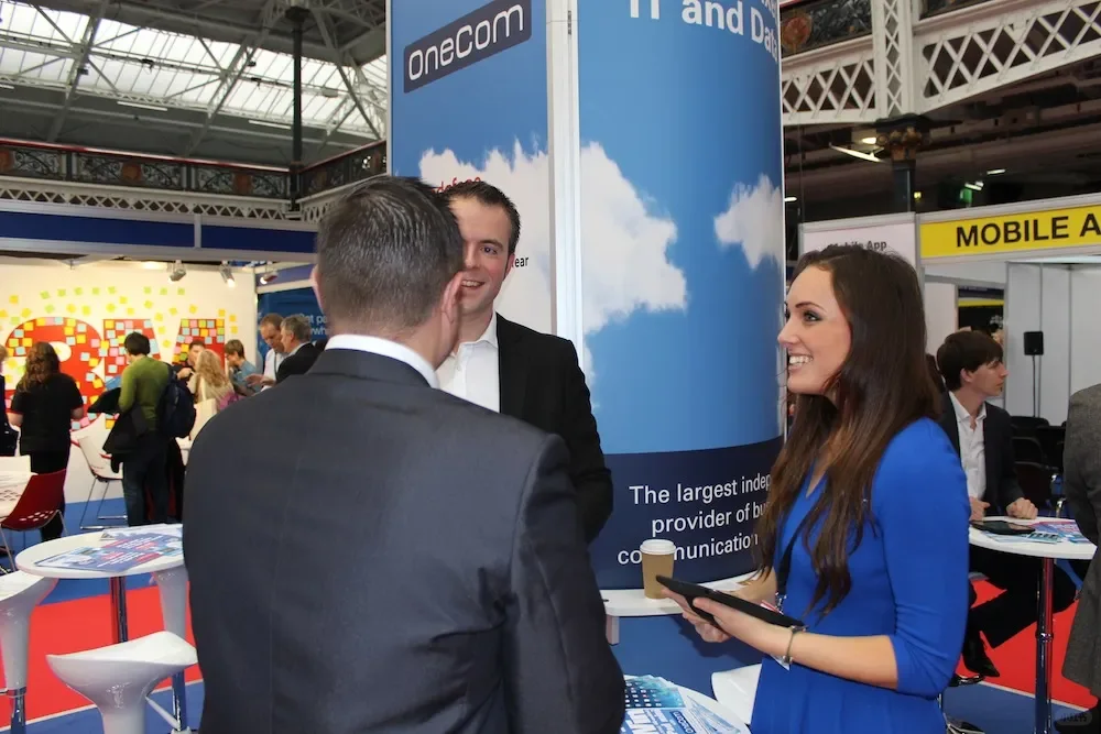 国际展会成功的关键：外籍礼仪与翻译服务