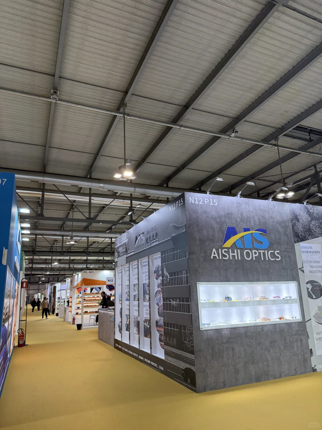 ??展会翻译｜2024米兰Mido眼镜展